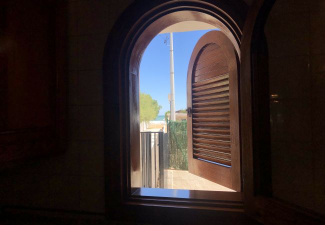 Apartamento en Denia - Apartamento en planta baja frente a la piscina y en primera linea de playa Apartamento en Denia - Apartamento en planta baja frente a la piscina y en primera linea de playa