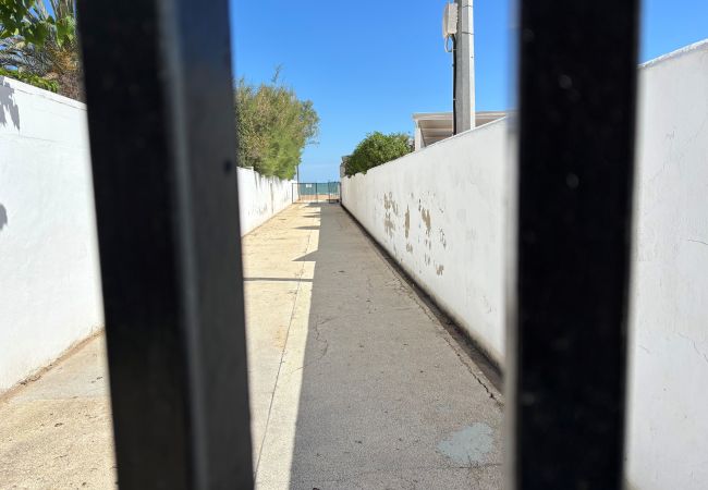 Apartamento en Denia - Apartamento en planta baja frente a la piscina y en primera linea de playa Apartamento en Denia - Apartamento en planta baja frente a la piscina y en primera linea de playa