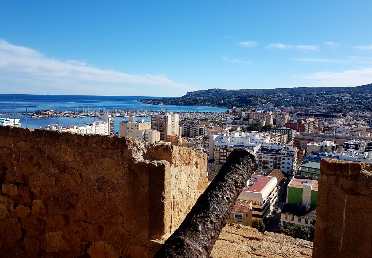 Apartamento en Denia - Apartamento en planta baja frente a la piscina y en primera linea de playa