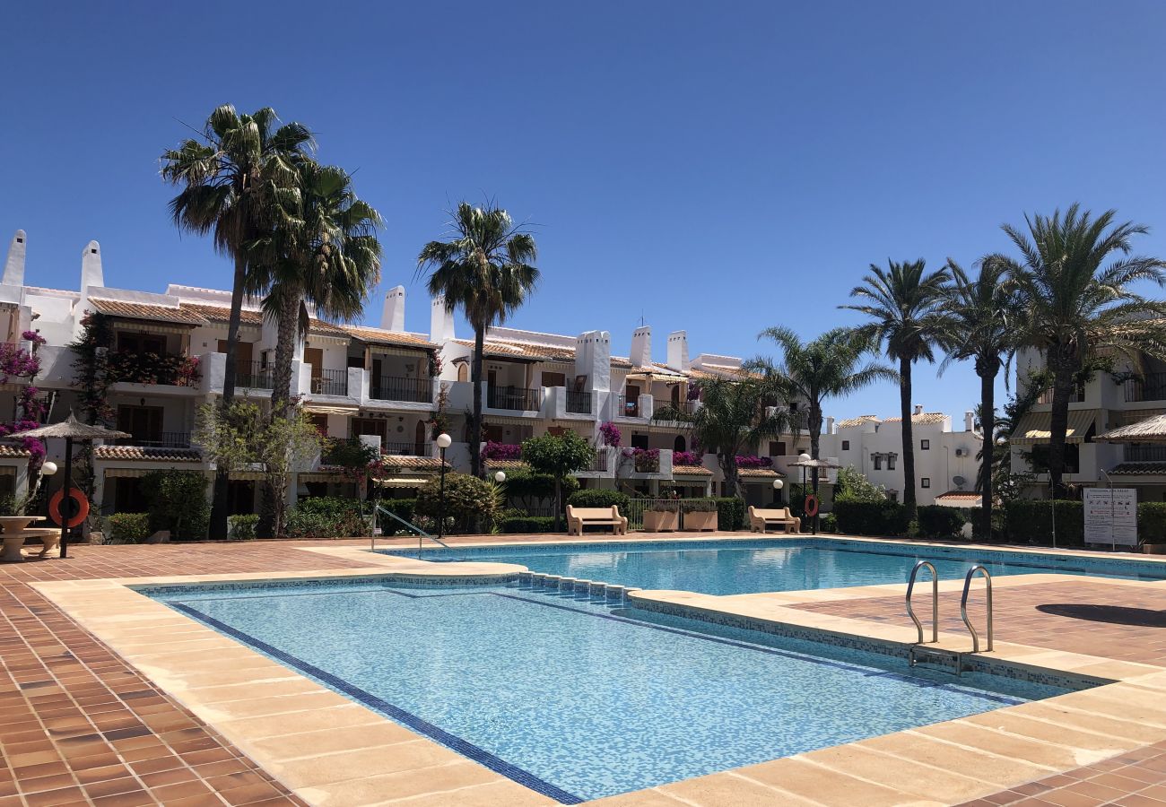 Apartamento en Denia - Apartamento en planta baja frente a la piscina y en primera linea de playa