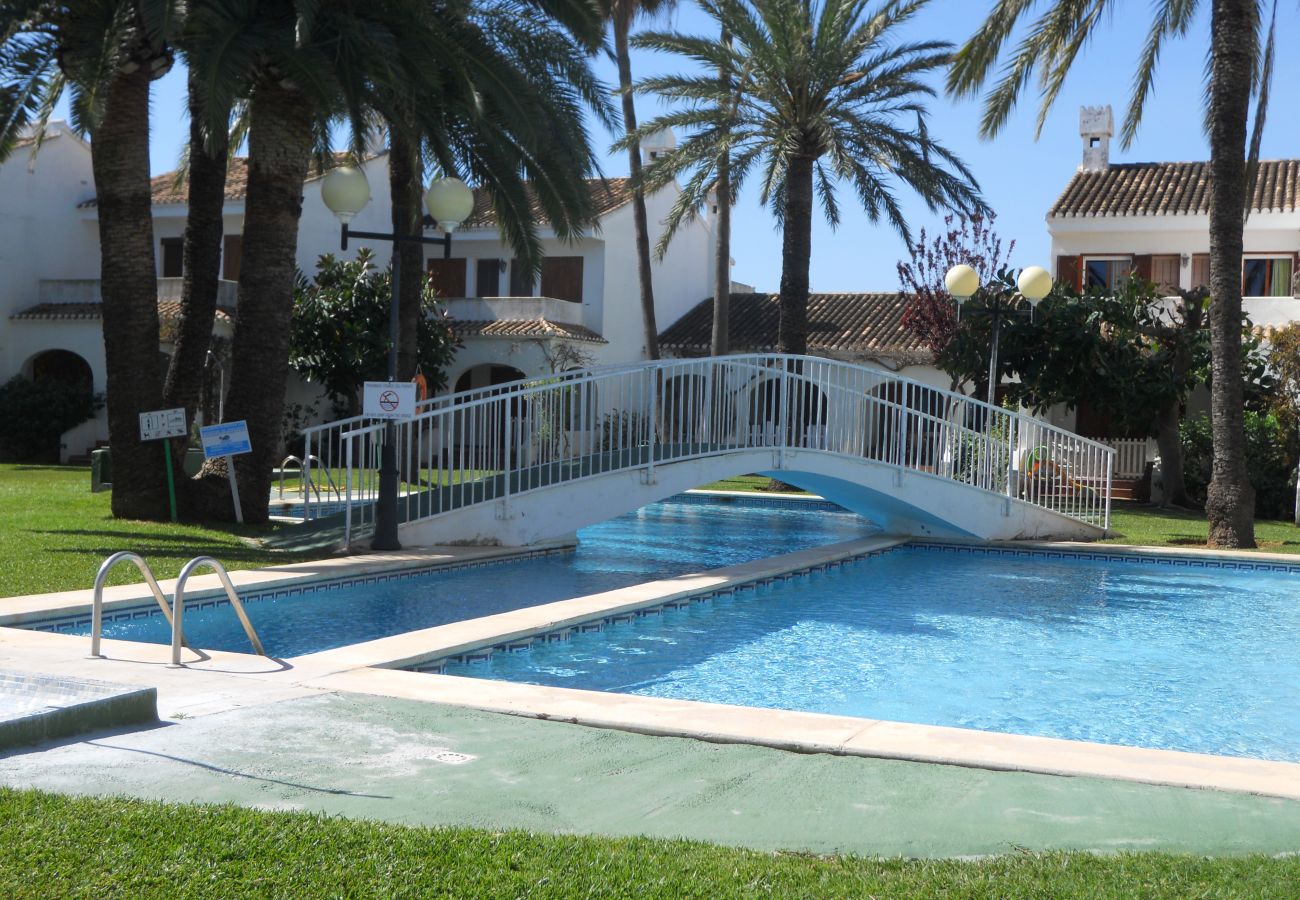 Apartamento en Denia - Bungalow adosado en  L'Escala  con piscina ideal para familias