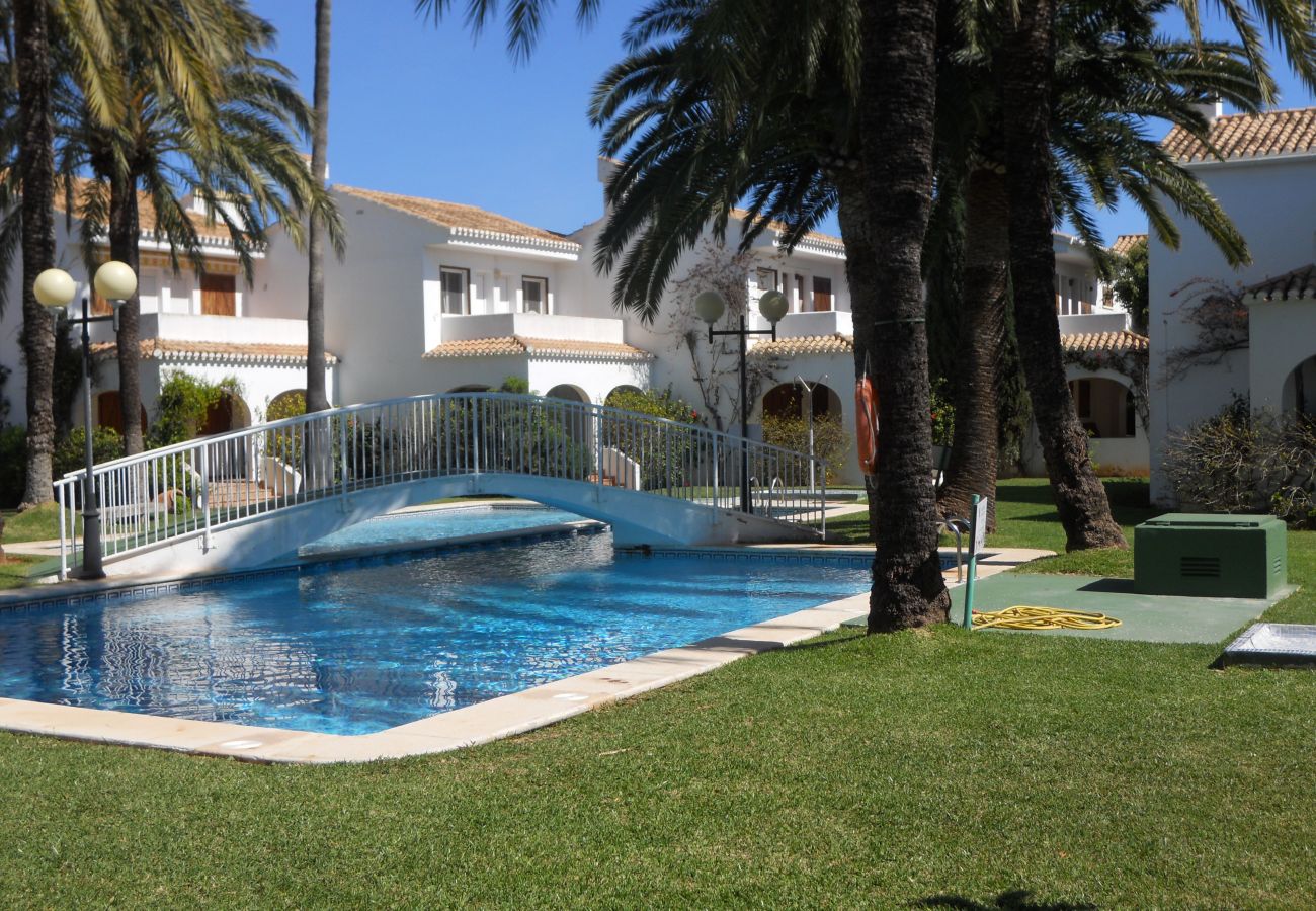 Apartamento en Denia - Bungalow adosado en  L'Escala  con piscina ideal para familias