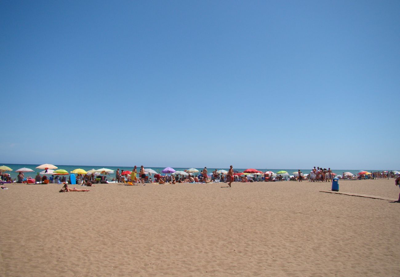 Apartamento en Denia - Bungalow adosado en  L'Escala  con piscina ideal para familias