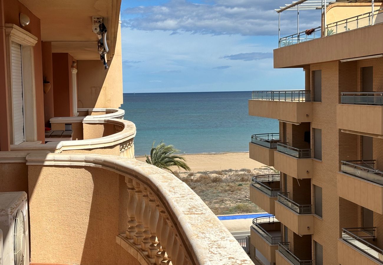 Apartamento en Denia - Apartamento frente a la playa muy cerca de Denia