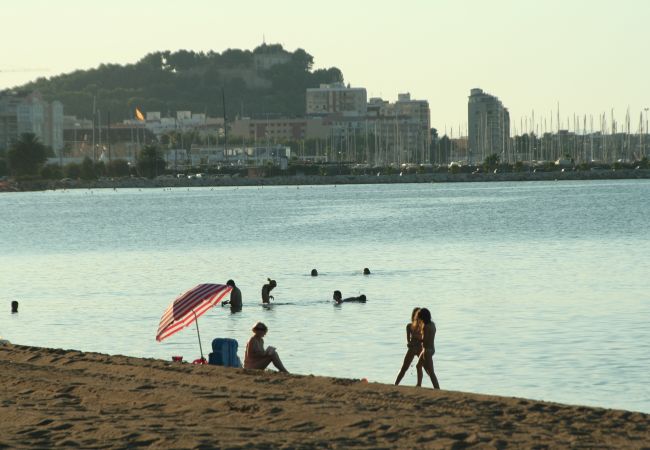 Apartamento en Denia - Apartamento ideal para familiascon parque infantil,piscina y jardin Apartamento en Denia - Apartamento ideal para familiascon parque infantil,piscina y jardin