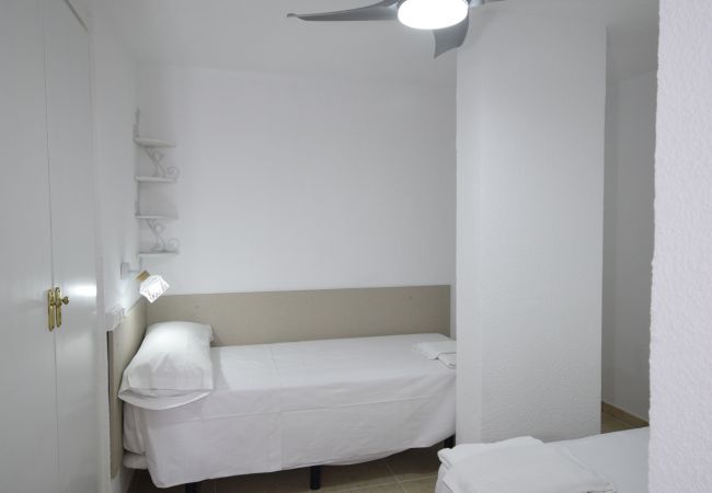 Apartamento en Benidorm - MAR Y VENT 2D (4 DORMITORIOS) Apartamento en Benidorm - MAR Y VENT 2D (4 DORMITORIOS)