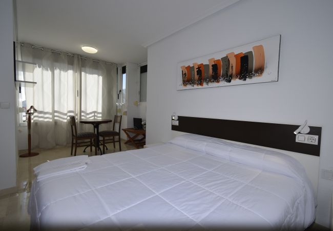 Apartamento en Benidorm - PINTOR ROSALES  (3 DORMITORIOS) Apartamento en Benidorm - PINTOR ROSALES  (3 DORMITORIOS)