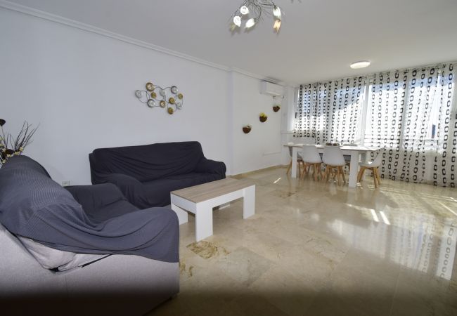 Apartamento en Benidorm - PINTOR ROSALES  (3 DORMITORIOS)