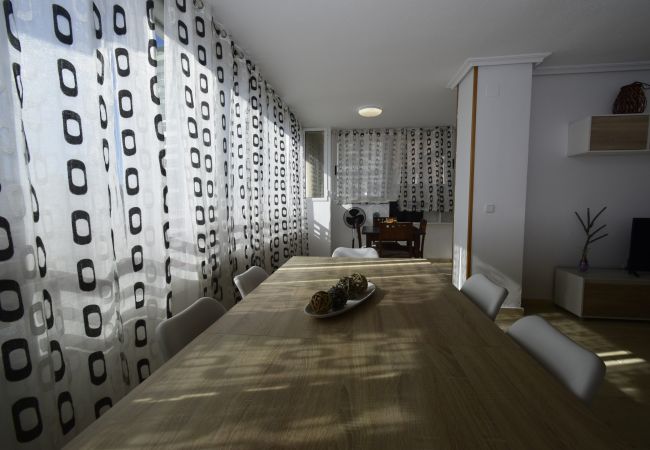 Apartamento en Benidorm - PINTOR ROSALES  (3 DORMITORIOS) Apartamento en Benidorm - PINTOR ROSALES  (3 DORMITORIOS)
